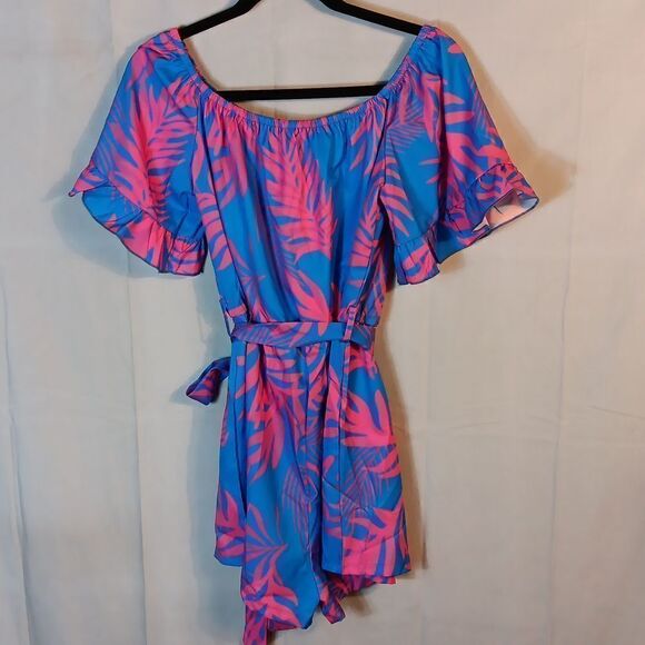 Off The Shoulder Hawaiian Short Romper - Picture 4 of 7